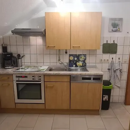 Aaron Inkl Bettwaesche Handtuecher Endreinigung Hébergement de vacances *